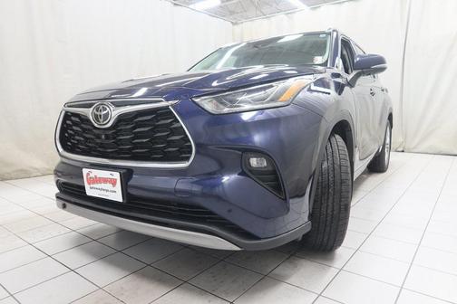 2022 Toyota Highlander Platinum