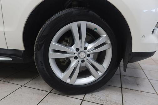 White 2015 Mercedes-Benz M-Class 4MATIC