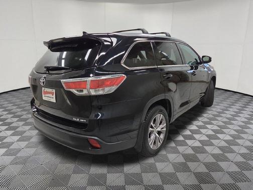 Attitude Black Metallic 2014 Toyota Highlander XLE