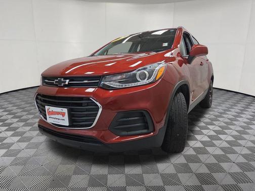 Crimson Metallic 2022 Chevrolet Trax LT