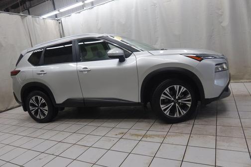 Brilliant Silver Metallic 2023 Nissan Rogue SV