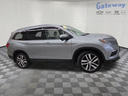 Lunar Silver Metallic 2017 Honda Pilot Touring