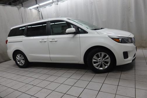 2015 Kia Sedona LX