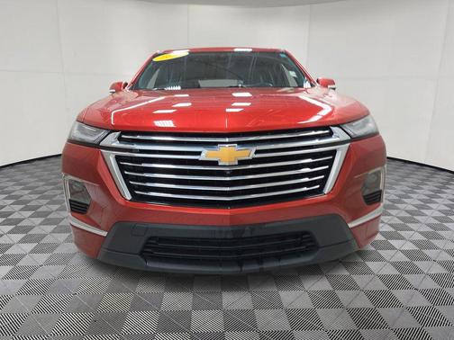 Radiant Red Tintcoat 2023 Chevrolet Traverse Premier