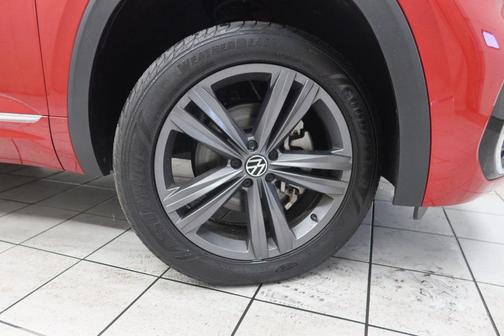 2021 Volkswagen Atlas Cross Sport 3.6L V6 SE w/Technology R-Line
