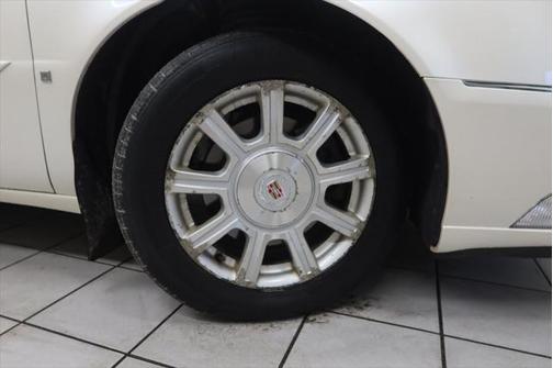 2008 Cadillac DTS Base