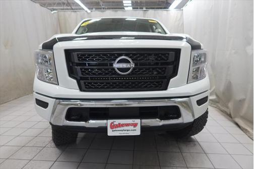 2023 Nissan Titan SV