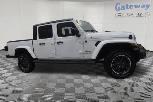 Bright White Clearcoat 2020 Jeep Gladiator Overland