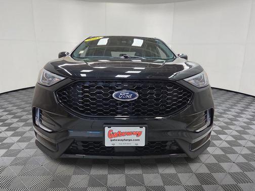 Agate Black Metallic 2021 Ford Edge ST Line