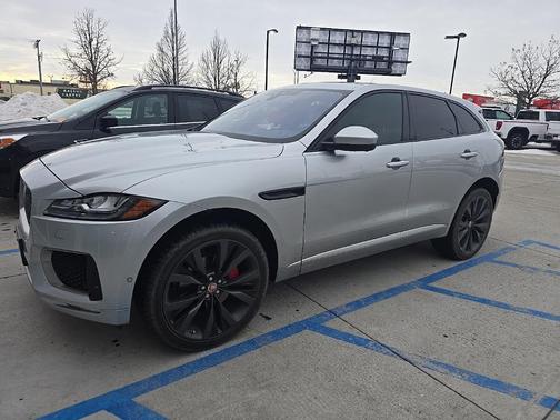 2017 Jaguar F-PACE First Edition