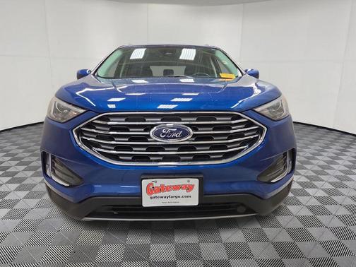 Blue Metallic 2022 Ford Edge SEL