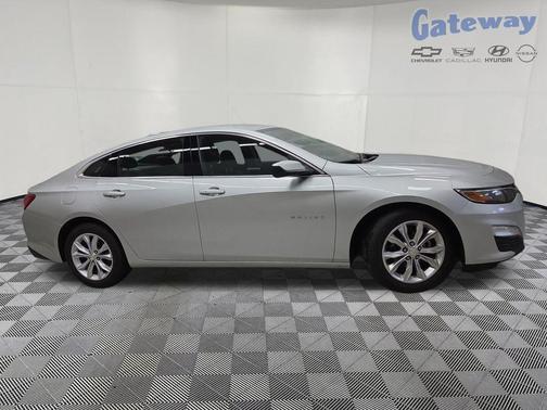 Silver Ice Metallic 2022 Chevrolet Malibu LT