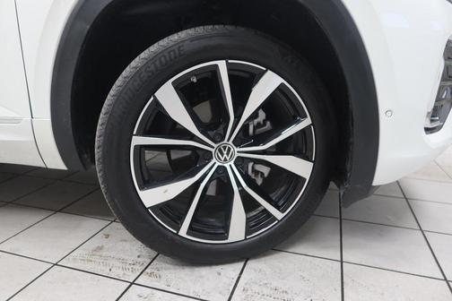 2024 Volkswagen Atlas Cross Sport 2.0T SEL Premium