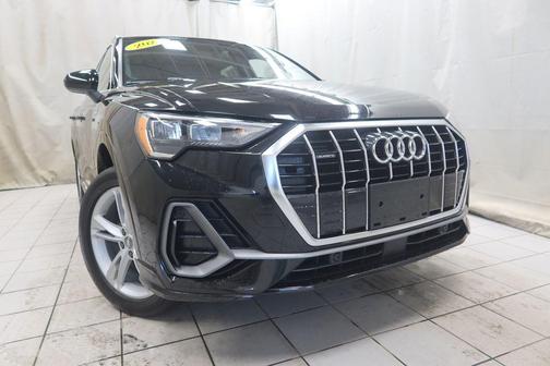 Mythos Black Metallic 2021 Audi Q3 45 S line Premium