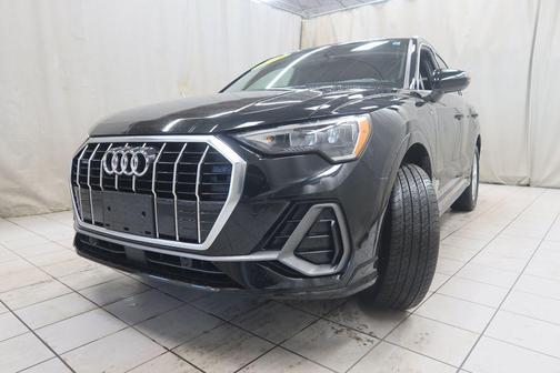 Mythos Black Metallic 2021 Audi Q3 45 S line Premium