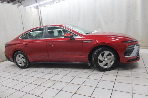 2025 Hyundai SONATA SE