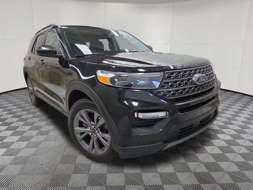 Agate Black Metallic 2022 Ford Explorer XLT