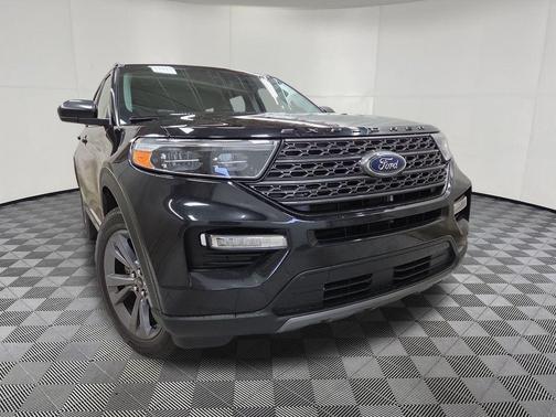 Agate Black Metallic 2022 Ford Explorer XLT