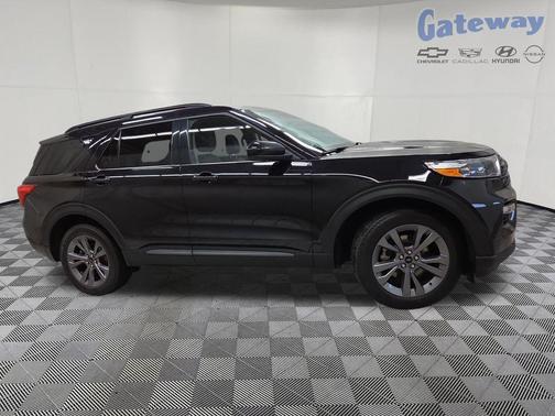 Agate Black Metallic 2022 Ford Explorer XLT