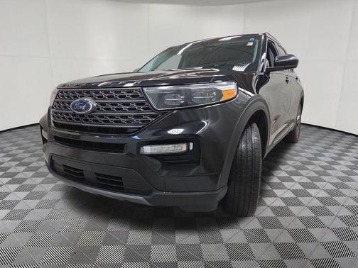 Agate Black Metallic 2022 Ford Explorer XLT