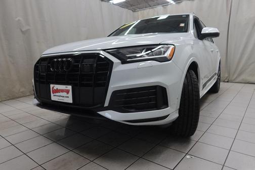 2023 Audi Q7 45 Premium Plus