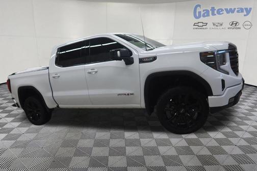 Summit White 2023 GMC Sierra 1500 AT4X