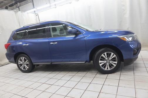 2018 Nissan Pathfinder SV
