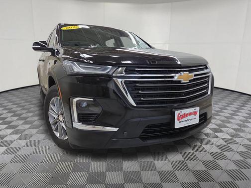 Mosaic Black Metallic 2023 Chevrolet Traverse LT Cloth