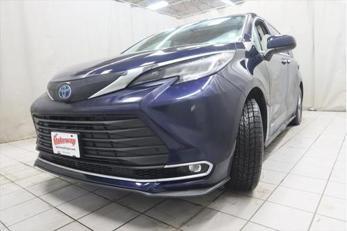 2021 Toyota Sienna XLE