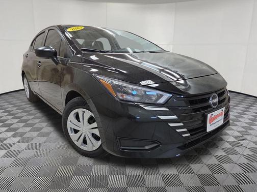 Super Black 2025 Nissan Versa 1.6 S