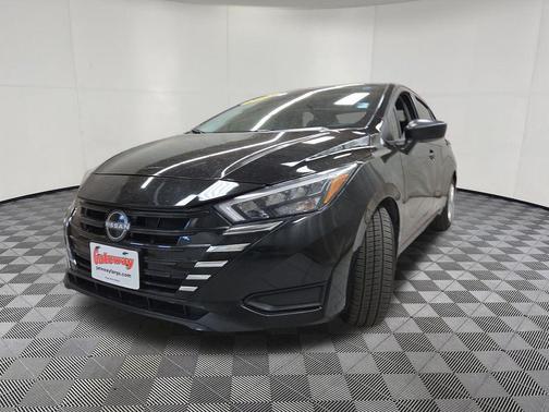 Super Black 2025 Nissan Versa 1.6 S