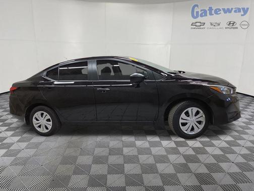 Super Black 2025 Nissan Versa 1.6 S