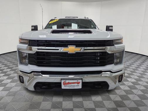 Summit White 2024 Chevrolet Silverado 2500 LT