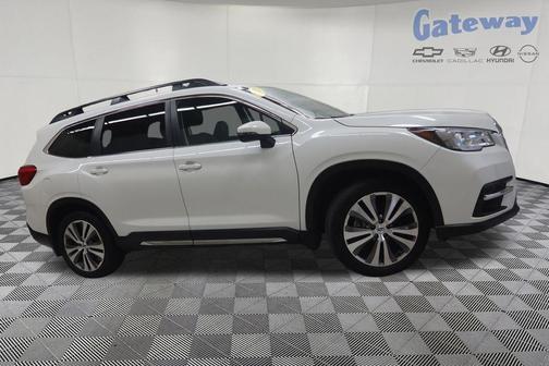 Crystal White Pearl 2020 Subaru Ascent Limited 8-Passenger