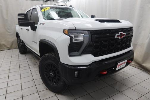 2025 Chevrolet Silverado 2500 4WD Crew Cab Standard Bed ZR2