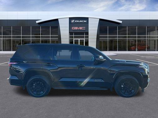 2024 Toyota Sequoia SR5