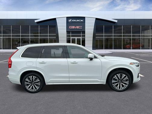 2020 Volvo XC90 T5 Momentum 7 Passenger