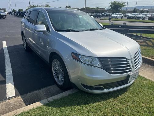 2019 Lincoln MKT Reserve