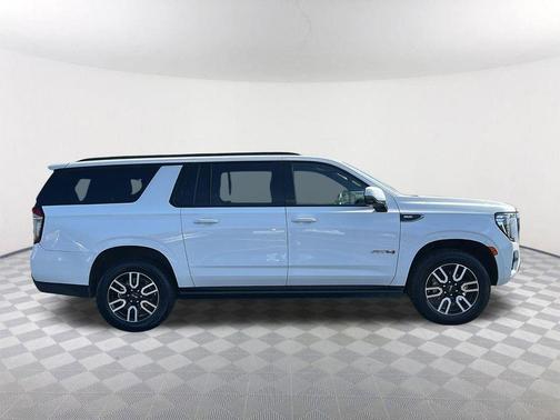 2024 GMC Yukon XL AT4