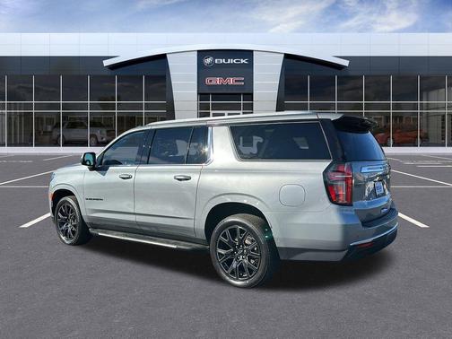 2023 Chevrolet Suburban LT