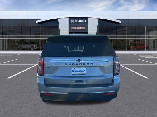 2023 Chevrolet Suburban LT