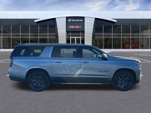 2023 Chevrolet Suburban LT