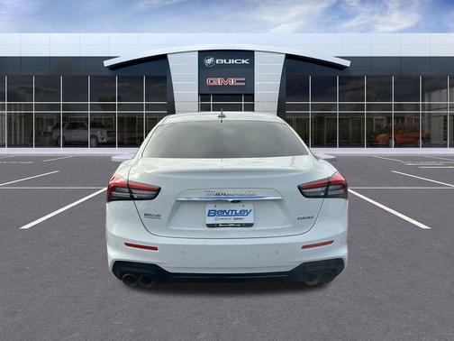 2022 Maserati Ghibli Modena