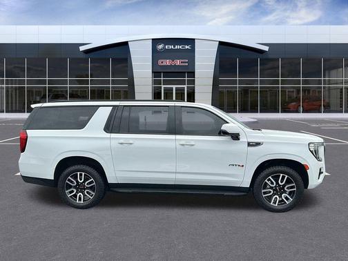 2022 GMC Yukon XL AT4
