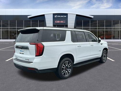 2022 GMC Yukon XL AT4