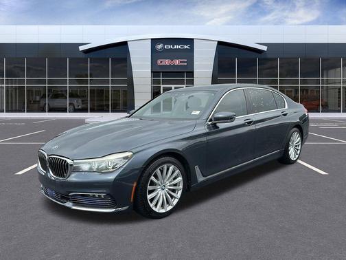 2017 BMW 740 i