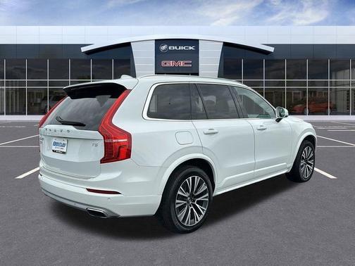 2020 Volvo XC90 T5 Momentum 7 Passenger