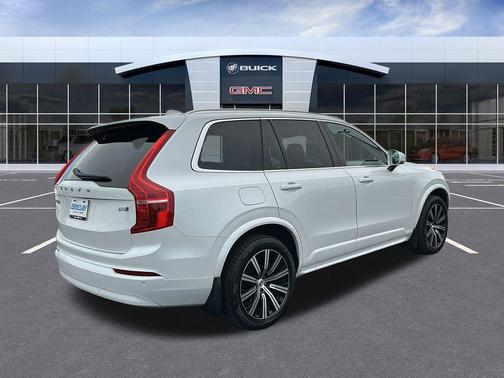 2023 Volvo XC90 B5 Core