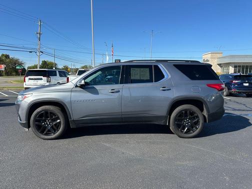 2021 Chevrolet Traverse LT Cloth