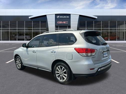 2016 Nissan Pathfinder S